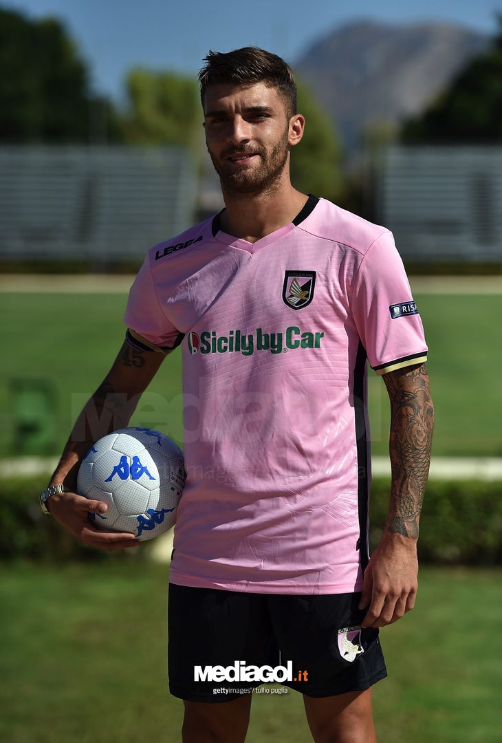  PALERMO, ITALY - SEPTEMBER 04:  Gaetano Monachello poses during his presentation as a new player of US Citta' di Palermo at Carmelo Onorato sport center on September 4, 2017 in Palermo, Italy.  (Photo by Tullio M. Puglia/Getty Images) 