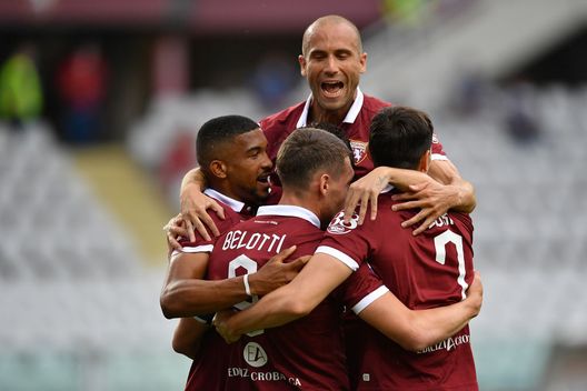 TURIN, ITALY - JUNE 30: Andrea Belotti (C) of Torino FC celebrates after scoring his goal from the penalty spot with team mates during the Serie A match between Torino FC and SS Lazio at Stadio Olimpico di Torino on June 30, 2020 in Turin, Italy. (Photo by Valerio Pennicino/Getty Images) TURIN, ITALY - JUNE 30: Andrea Belotti (C) of Torino FC celebrates after scoring his goal from the penalty spot with team mates during the Serie A match between Torino FC and SS Lazio at Stadio Olimpico di Torino on June 30, 2020 in Turin, Italy. (Photo by Valerio Pennicino/Getty Images)
