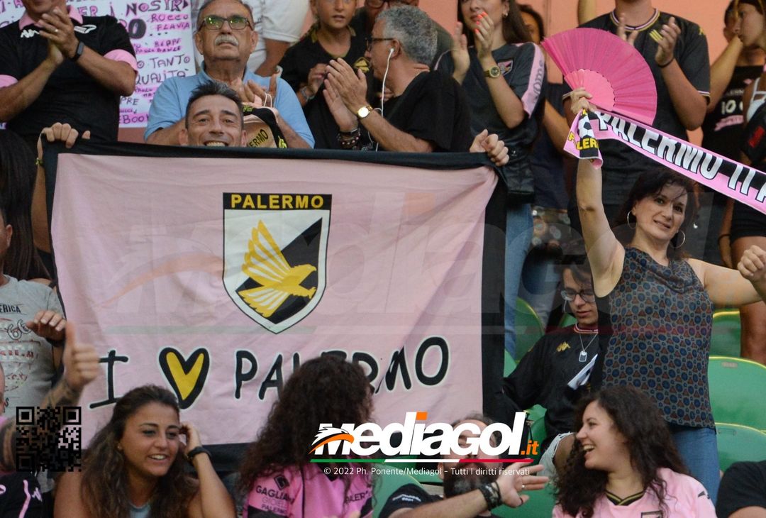 FOTOTIFO, Palermo-Perugia 2-0: i tifosi allo stadio Renzo Barbera (Gallery) - immagine 54