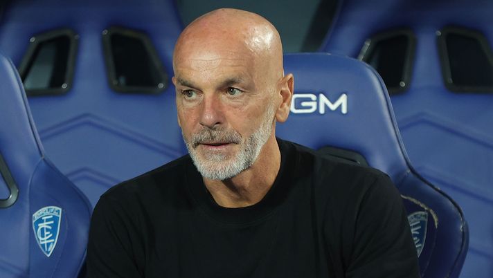 EMPOLI, ITALY - OCTOBER 01: Stefano Pioli manager of AC Milan looks on prior to the Serie A match between Empoli FC and AC MIlan at Stadio Carlo Castellani on October 1, 2022 in Empoli, Italy. (Photo by Gabriele Maltinti/Getty Images)