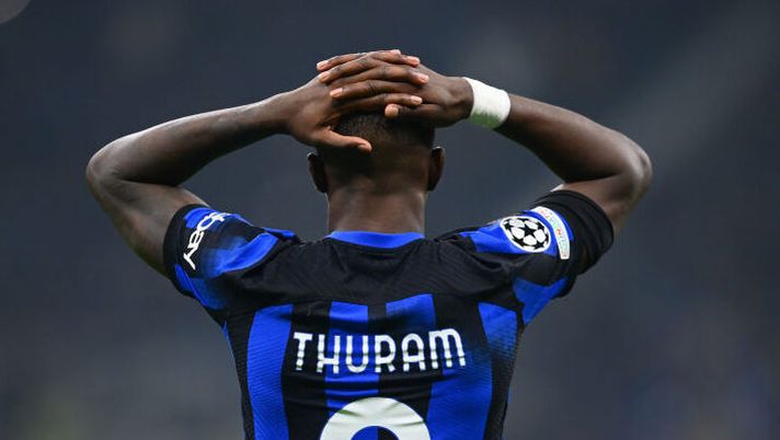 MILAN, ITALY - FEBRUARY 20: Marcus Thuram of FC Internazionale reacts during the UEFA Champions League 2023/24 round of 16 first leg match between FC Internazionale and Atletico Madrid at Stadio Giuseppe Meazza on February 20, 2024 in Milan, Italy. (Photo by Mattia Pistoia - Inter/Inter via Getty Images) Gazzetta: “Inter, domani gli esami per Thuram: può trattarsi di elongazione” - immagine 1