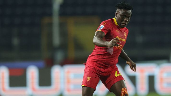 EMPOLI, ITALY - DECEMBER 11: Lameck Banda of US Lecce in action during the Serie A TIM match between Empoli FC and US Lecce at Stadio Carlo Castellani on December 11, 2023 in Empoli, Italy. (Photo by Gabriele Maltinti/Getty Images) Lecce, ripresa degli allenamenti in vista della Roma. Personalizzato per Banda - immagine 1
