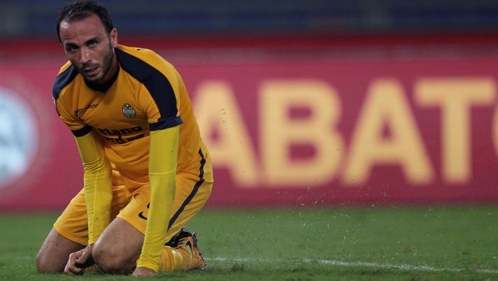 ROME, ITALY - SEPTEMBER 16: GianPaolo Pazzini of Hellas Verona FC reacts during the Serie A match between AS Roma and Hellas Verona FC at Stadio Olimpico on September 16, 2017 in Rome, Italy.  (Photo by Paolo Bruno/Getty Images) 