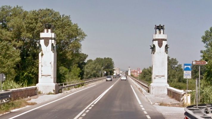 Fano, la rissa sul ponte e la fuga dei tifosi jesini: “Nessun contatto con l’agente ferito” - immagine 1