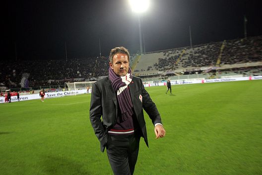 FLORENCE, ITALY - NOVEMBER 14: Fiorentina head coach Sinisa Mihajlovic looks on during the Serie A match between Fiorentina and Cesena at Stadio Artemio Franchi on November 14, 2010 in Florence, Italy. (Photo by Gabriele Maltinti/Getty Images) FLORENCE, ITALY - NOVEMBER 14: Fiorentina head coach Sinisa Mihajlovic looks on during the Serie A match between Fiorentina and Cesena at Stadio Artemio Franchi on November 14, 2010 in Florence, Italy. (Photo by Gabriele Maltinti/Getty Images)