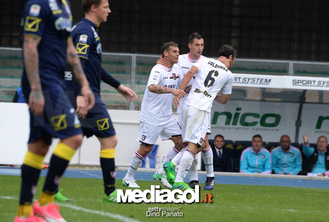  VERONA, ITALY - MAY 07:  Edoardo Goldaniga of US Citta di Palermo celebrates after scoring his team's first goal during the Serie A match between AC ChievoVerona and US Citta di Palermo at Stadio Marc'Antonio Bentegodi on May 7, 2017 in Verona, Italy.  (Photo by Dino Panato/Getty Images) 