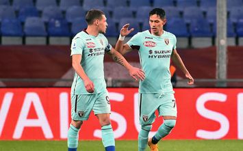  GENOA, ITALY - NOVEMBER 04: Sasa Lukic and Andrea Belotti of Torino FC celebrates after first score during the Serie A match between Genoa CFC and Torino FC at Stadio Luigi Ferraris on November 4, 2020 in Genoa, Italy. (Photo by Paolo Rattini/Getty Images)