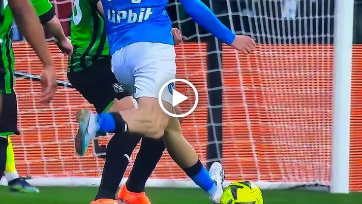 VIDEO Sassuolo-Napoli 0-1:  un golazo di Kvaratskhelia sblocca la sfida - immagine 1