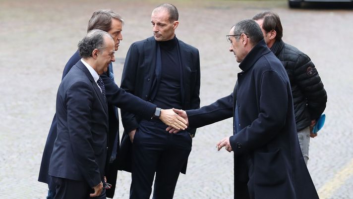 FLORENCE, ITALY - FEBRUARY 03: Maurizio Sarri manager of Juventus (R) Massimiliano Allegri (C) and Roberto Mancini manager of Italy (L) during the "Panchina D'Oro Prize" award at Centro Tecnico Federale di Coverciano on February 3, 2020 in Florence, Italy. (Photo by Gabriele Maltinti/Getty Images) FLORENCE, ITALY - FEBRUARY 03: Maurizio Sarri manager of Juventus (R) Massimiliano Allegri (C) and Roberto Mancini manager of Italy (L) during the "Panchina D'Oro Prize" award at Centro Tecnico Federale di Coverciano on February 3, 2020 in Florence, Italy. (Photo by Gabriele Maltinti/Getty Images)