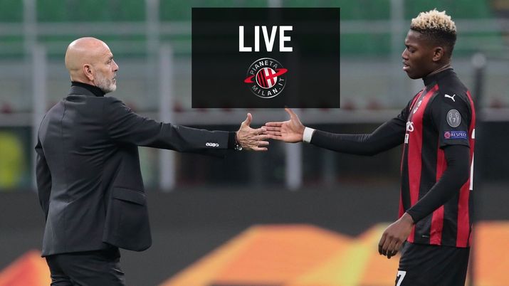 Stefano Pioli, allenatore del Milan, con Rafael Leao, attaccante rossonero | AC Milan News (Getty Images) 