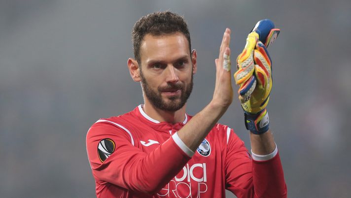 REGGIO NELL'EMILIA, ITALY - OCTOBER 19: Etrit Berisha of Atalanta BC greets the fans at the end of the UEFA Europa League group E match between Atalanta and Apollon Limassol at Mapei Stadium - Citta' del Tricolore on October 19, 2017 in Reggio nell'Emilia, Italy. (Photo by Emilio Andreoli/Getty Images) REGGIO NELL'EMILIA, ITALY - OCTOBER 19: Etrit Berisha of Atalanta BC greets the fans at the end of the UEFA Europa League group E match between Atalanta and Apollon Limassol at Mapei Stadium - Citta' del Tricolore on October 19, 2017 in Reggio nell'Emilia, Italy. (Photo by Emilio Andreoli/Getty Images)