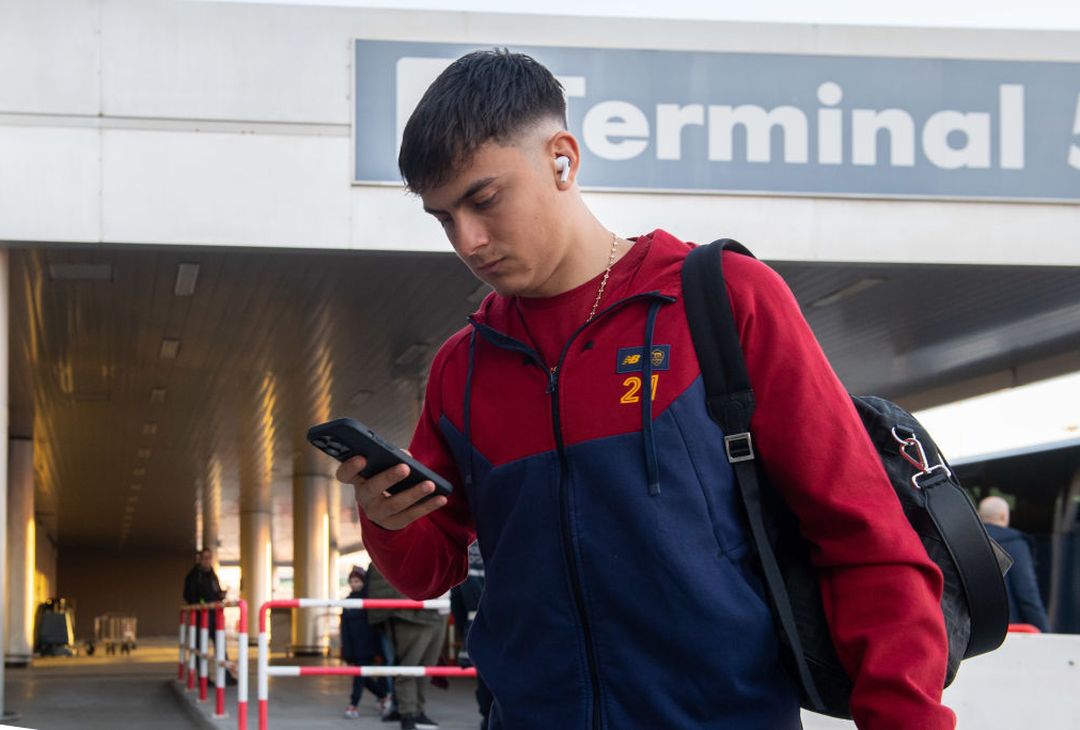 La Roma in partenza per Lecce: presente Wijnaldum – FOTO GALLERY - immagine 6