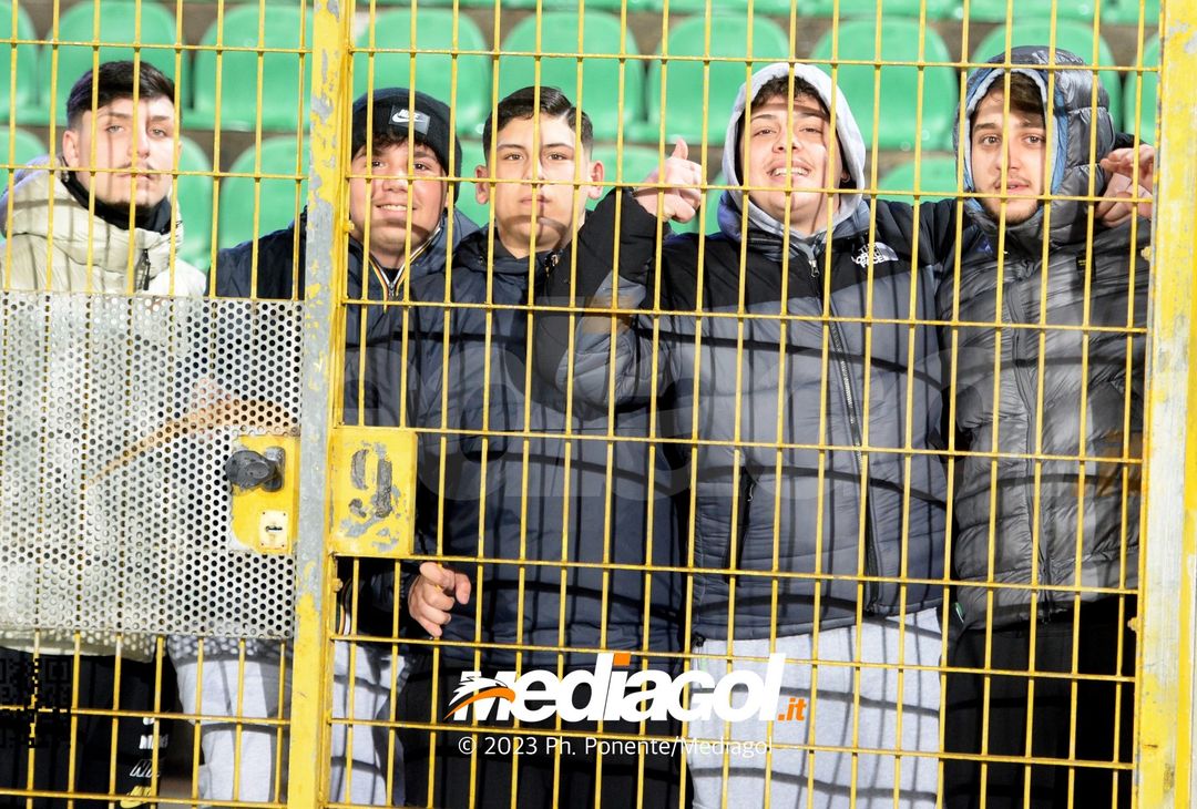 FOTOTIFO Palermo-Ternana 0-0, gli scatti ai tifosi al “Renzo Barbera” (Gallery) - immagine 34