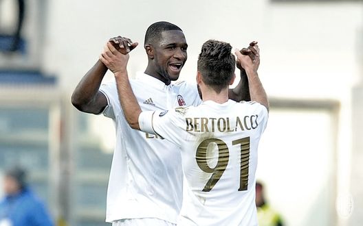  Cristian Zapata ed Andrea Bertolacci del Milan (credits: acmilan.com) 