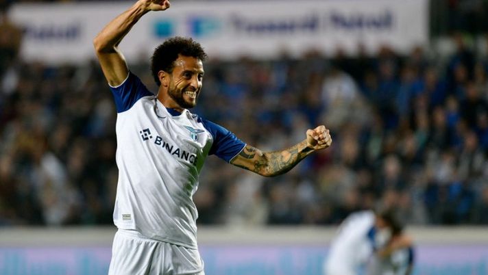 BERGAMO, ITALY - OCTOBER 23: Felipe Anderson of SS Lazio celebrates a second goal during the Serie A match between Atalanta BC and SS Lazio at Gewiss Stadium on October 23, 2022 in Bergamo, Italy. (Photo by Marco Rosi - SS Lazio/Getty Images) Felipe Anderson in gol da falso nove: “Immobile manca, Sarri mi ha chiesto…” - immagine 1