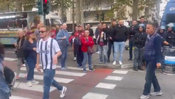 Video – Tifoso juventino in mezzo ai granata: loro rispondono così