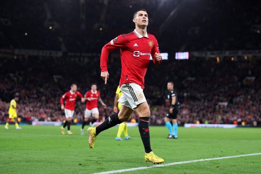 MANCHESTER, ENGLAND - OCTOBER 27: Cristiano Ronaldo of Manchester United celebrates after scoring their team's third goal during the UEFA Europa League group E match between Manchester United and Sheriff Tiraspol at Old Trafford on October 27, 2022 in Manchester, England. (Photo by Naomi Baker/Getty Images) United, il comunicato su Ronaldo: “Lascia il club con effetto immediato”- immagine 2