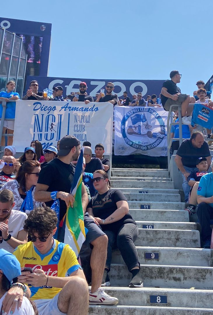 GALLERY I club UANM festeggiano lo Scudetto allo stadio Dall’Ara e dalle sedi - immagine 9