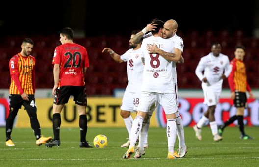 BENEVENTO, ITALY - JANUARY 22: Simone Zaza of Torino celerbates scoring the 2nd Torino goal with Daniele Baselli of Torino during the Serie A match between Benevento Calcio and Torino FC at Stadio Ciro Vigorito on January 22, 2021 in Benevento, Italy. (Photo by Francesco Pecoraro/Getty Images) BENEVENTO, ITALY - JANUARY 22: Simone Zaza of Torino celerbates scoring the 2nd Torino goal with Daniele Baselli of Torino during the Serie A match between Benevento Calcio and Torino FC at Stadio Ciro Vigorito on January 22, 2021 in Benevento, Italy. (Photo by Francesco Pecoraro/Getty Images)
