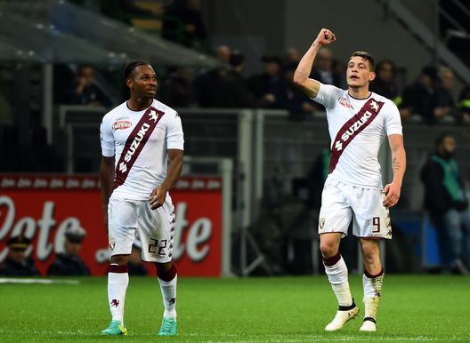  MILAN, ITALY - OCTOBER 26: (R) Andrea Belotti of FC Torino celebrates his first goal during the Serie A match between FC Internazionale and FC Torino at Stadio Giuseppe Meazza on October 26, 2016 in Milan, Italy. (Photo by Pier Marco Tacca/Getty Images) 
