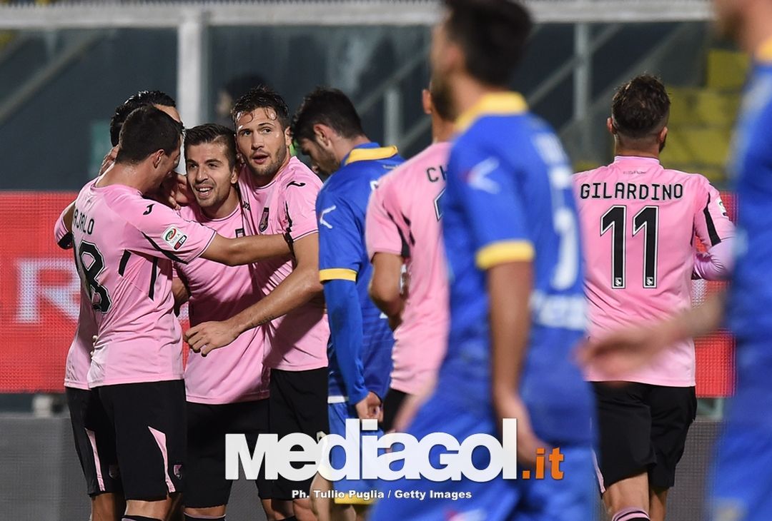  Trajkovski esulta coi compagni durante Palermo-Frosinone 4-1 