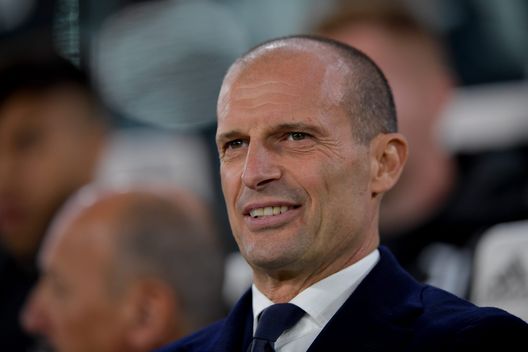 TURIN, ITALY - NOVEMBER 06: head coach of Juventus Massimiliano Allegri looks on prior to the Serie A match between Juventus FC and ACF Fiorentina at Allianz Stadium on November 06, 2021 in Turin, Italy. (Photo by Daniele Badolato - Juventus FC/Juventus FC via Getty Images) TURIN, ITALY - NOVEMBER 06: head coach of Juventus Massimiliano Allegri looks on prior to the Serie A match between Juventus FC and ACF Fiorentina at Allianz Stadium on November 06, 2021 in Turin, Italy. (Photo by Daniele Badolato - Juventus FC/Juventus FC via Getty Images)
