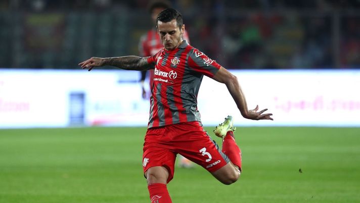 CREMONA, ITALY - OCTOBER 24: Emanuele Valeri of US Cremonese in action during the Serie A match between US Cremonese and UC Sampdoria at Stadio Giovanni Zini on October 24, 2022 in Cremona, . (Photo by Marco Luzzani/Getty Images) Cremonese, dal dubbio in difesa a cosa filtra su Valeri e Okereke: la probabile formazione - immagine 1