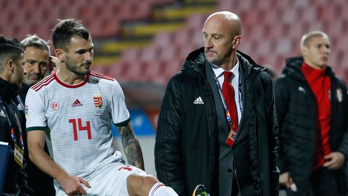 BELGRADE, SERBIA - OCTOBER 11: Head coach Marco Rossi (R) of Hungary speaks to Szilveszter Hangya (L) during the UEFA Nations League group stage match between Serbia and Hungary at Rajko Mitic Stadium on October 11, 2020 in Belgrade, Serbia. (Photo by Srdjan Stevanovic/Getty Images) BELGRADE, SERBIA - OCTOBER 11: Head coach Marco Rossi (R) of Hungary speaks to Szilveszter Hangya (L) during the UEFA Nations League group stage match between Serbia and Hungary at Rajko Mitic Stadium on October 11, 2020 in Belgrade, Serbia. (Photo by Srdjan Stevanovic/Getty Images)