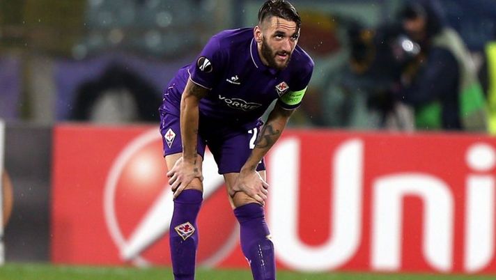 FLORENCE, ITALY - NOVEMBER 24: Gonzalo Rodriguez of ACF Fiorentina shows his dejection during the UEFA Europa League match between ACF Fiorentina and PAOK FC at Stadio Artemio Franchi on November 24, 2016 in Florence, .  (Photo by Gabriele Maltinti/Getty Images)  Fiorentina, scoppia il caso Gonzalo! Tra mercato e fantacalcio, grandi novità in vista - immagine 1