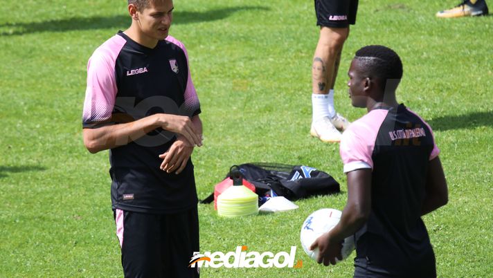 Palermo, calciatori in rientro dai prestiti: da decidere il futuro Embalo, Balogh e Fiore. La situazione Palermo, calciatori in rientro dai prestiti: da decidere il futuro Embalo, Balogh e Fiore. La situazione