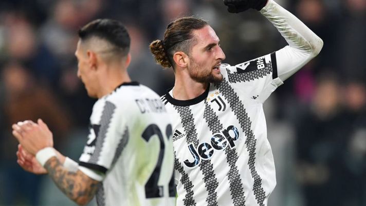 TURIN, ITALY - FEBRUARY 12: Adrien Rabiot of Juventus celebrates after scoring the team's first goal during the Serie A match between Juventus and ACF Fiorentina at on February 12, 2023 in Turin, Italy. (Photo by Valerio Pennicino/Getty Images) Gazzetta: “Rabiot apre al rinnovo con la Juve: le cifre e i segnali dall’entourage” - immagine 1