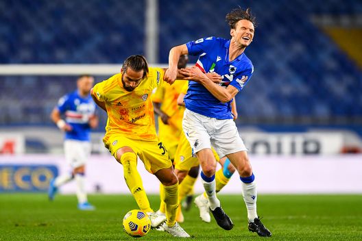 GENOA, ITALY - MARCH 7: Leonardo Pavoletti of Cagliari (L) and Albin Ekdal of Sampdoria vie for the ball during the Serie A match between UC Sampdoria and Cagliari Calcio at Stadio Luigi Ferraris on March 7, 2021 in Genoa, Italy. (Photo by Paolo Rattini/Getty Images) GENOA, ITALY - MARCH 7: Leonardo Pavoletti of Cagliari (L) and Albin Ekdal of Sampdoria vie for the ball during the Serie A match between UC Sampdoria and Cagliari Calcio at Stadio Luigi Ferraris on March 7, 2021 in Genoa, Italy. (Photo by Paolo Rattini/Getty Images)