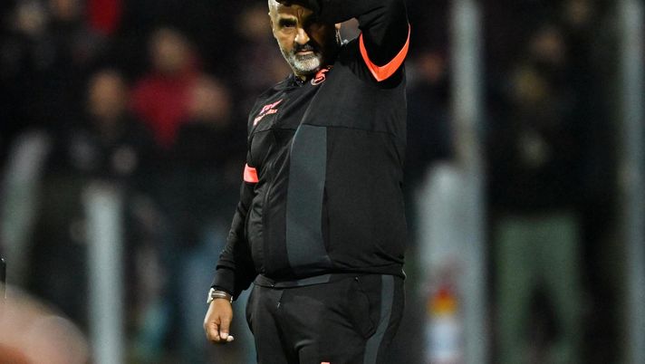 SALERNO, ITALY - FEBRUARY 24: Fabio Liverani US Salernitana head coach reacts during the Serie A TIM match between US Salernitana and AC Monza at Stadio Arechi on February 24, 2024 in Salerno, Italy. (Photo by Francesco Pecoraro/Getty Images) Notizie Udinese | Liverani rivoluzionerà i granata contro i bianconeri - immagine 1