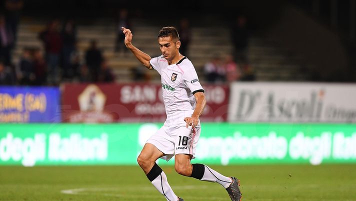 SALERNO, ITALY - MAY 18: Ivaylo Chochev of US Citta di Palermo in action during the Serie B match between US Salernitana and US Citta di Palermo at on May 18, 2018 in Salerno, Italy. (Photo by Francesco Pecoraro/Getty Images) Reggina, per il centrocampo si valuta il nome dell’ex Palermo Ivaylo Chochev - immagine 1