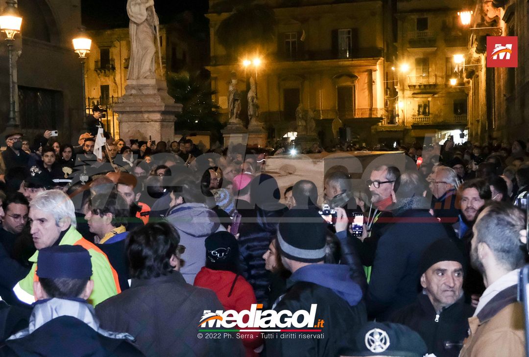 Foto Morte Biagio Conte: la Cattedrale di Palermo gremita di fedeli (GALLERY) - immagine 3