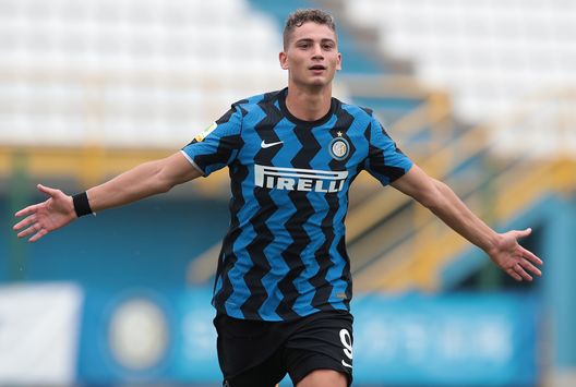 MILAN, ITALY - SEPTEMBER 19: Sebastiano Esposito of FC Internazionale celebrates after scoring the opening goal during the Primavera 1 match between FC Internazionale U19 and UC Sampdoria U19 at Stadio Breda on September 19, 2020 in Milan, Italy. (Photo by Emilio Andreoli - Inter/Inter via Getty Images) MILAN, ITALY - SEPTEMBER 19: Sebastiano Esposito of FC Internazionale celebrates after scoring the opening goal during the Primavera 1 match between FC Internazionale U19 and UC Sampdoria U19 at Stadio Breda on September 19, 2020 in Milan, Italy. (Photo by Emilio Andreoli - Inter/Inter via Getty Images)