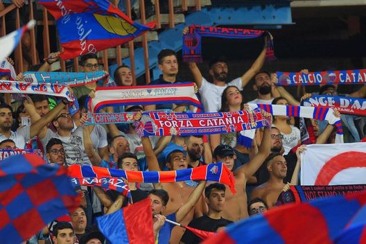 Tifosi del Catania (getty images) Tifosi del Catania (getty images)