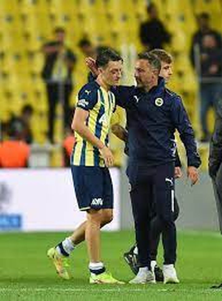 Istanbul, pre-derby agitato per il Fenerbahce: il presidente fa da paciere fra Ozil e il tecnico…- immagine 2