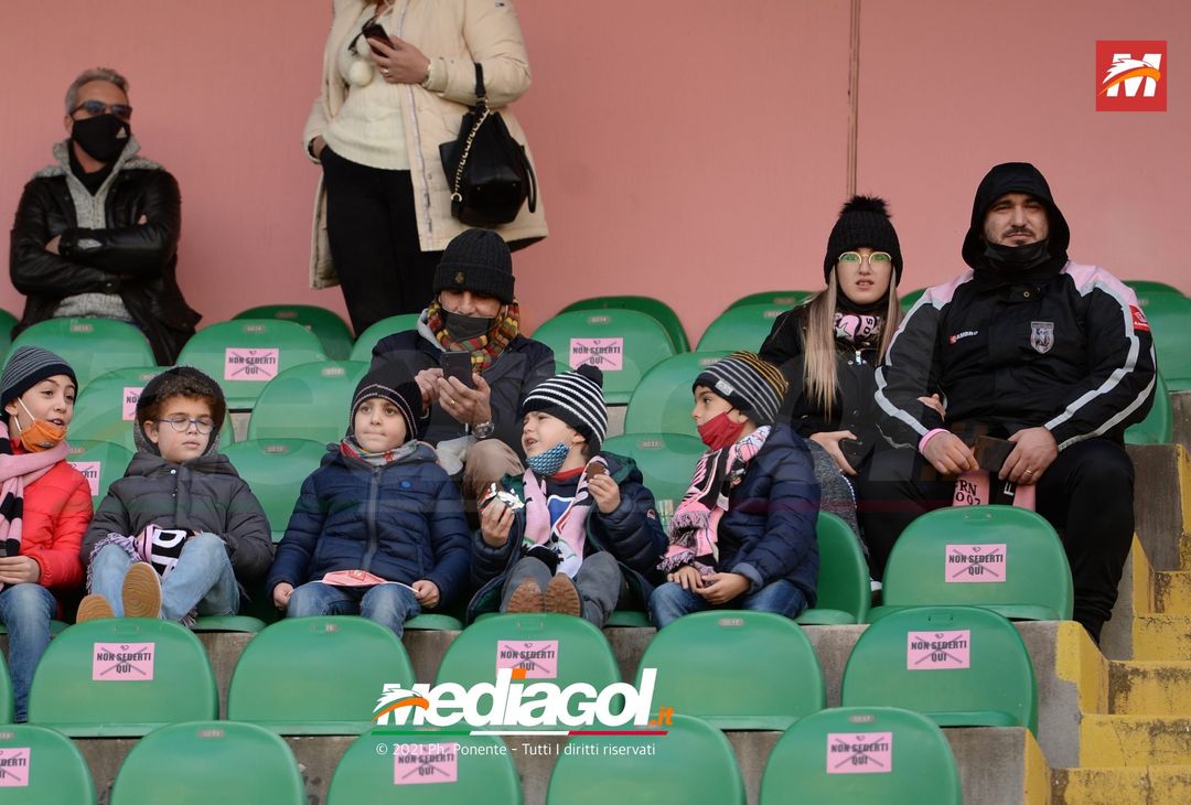 FOTO, i tifosi allo stadio per Palermo – Bari 0-0 (Gallery) - immagine 47