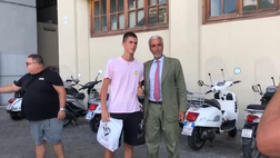 VIDEO Palermo, Mirri allo Stadio “Renzo Barbera”: sorrisi e foto con i tifosi
