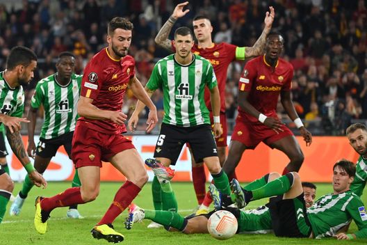 Getty Images Roma, manovra lenta e centrocampo statico: tra campionato e coppa 0 assist e un gol- immagine 3