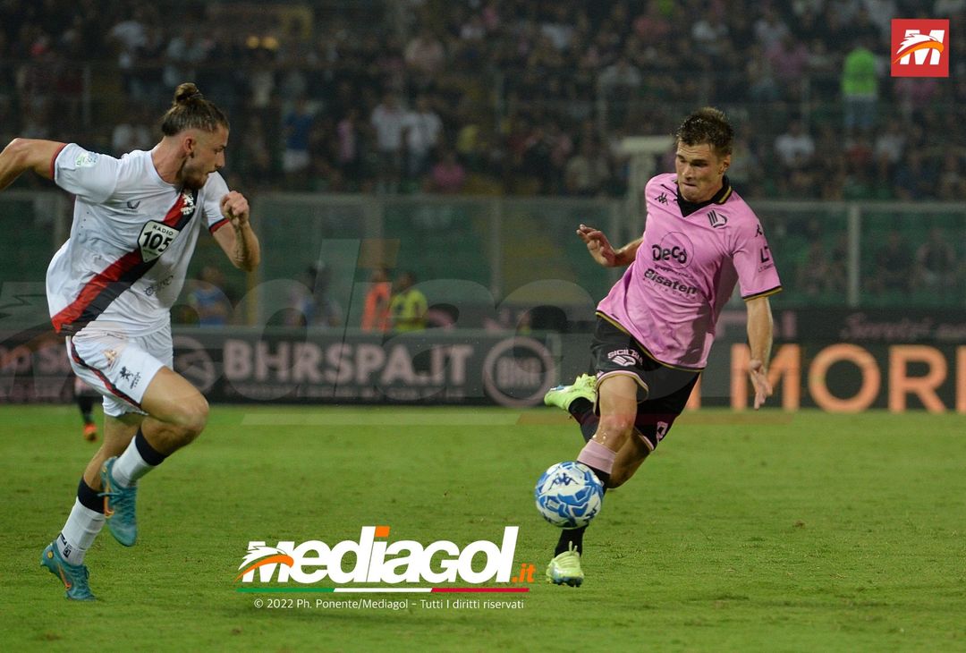 FOTO Palermo-Genoa 1-0: la gallery del big match della 5ª giornata di Serie B 2022-23 - immagine 31