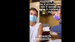 VIDEO / Canalis vaccinata contro il Covid-19: “Potrò riabbracciare mia madre”