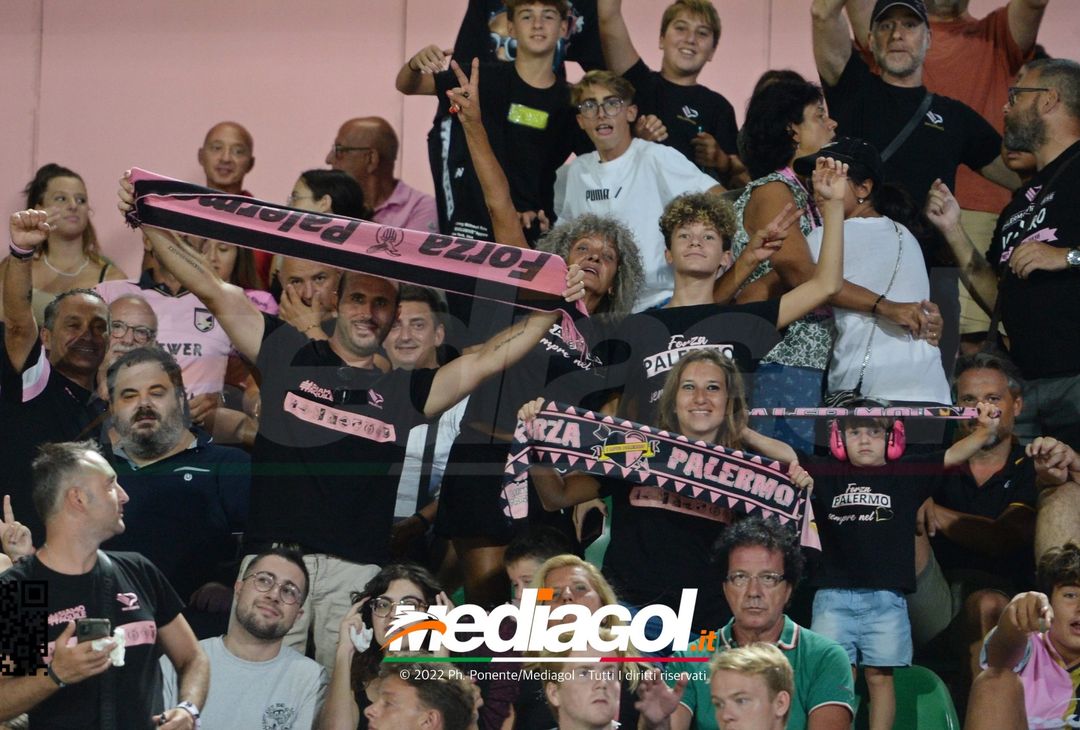 FOTOTIFO, Palermo-Ascoli 2-3: i tifosi allo stadio “Renzo Barbera” (Gallery) - immagine 15