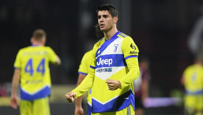 SALERNO, ITALY - NOVEMBER 30: Alvaro Morata of Juventus celebrates after scoring the 0-2 goal during the Serie A match between US Salernitana v Juventus at Stadio Arechi on November 30, 2021 in Salerno, Italy. (Photo by Francesco Pecoraro/Getty Images) Cosa fare con chi è rimasto, tra svincoli e scambi: da Morata e Miranchuk fino a Nandez - immagine 1