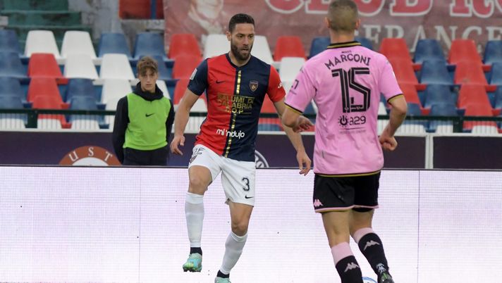 Cosenza, Italia - calcio Cosenza vs Palermo - Campionato di calcio Serie BKT 2022/2023
Stadio San Vito Marulla. Nella foto: Andrea Rispoli
November 12, 2022 Cosenza, Italy - sport, soccer - Cosenza vs Palermo - Italian Football Championship League BKT 2022/2023 - San Vito-Marulla stadium.
In the pic: Andrea Rispoli Palermo
