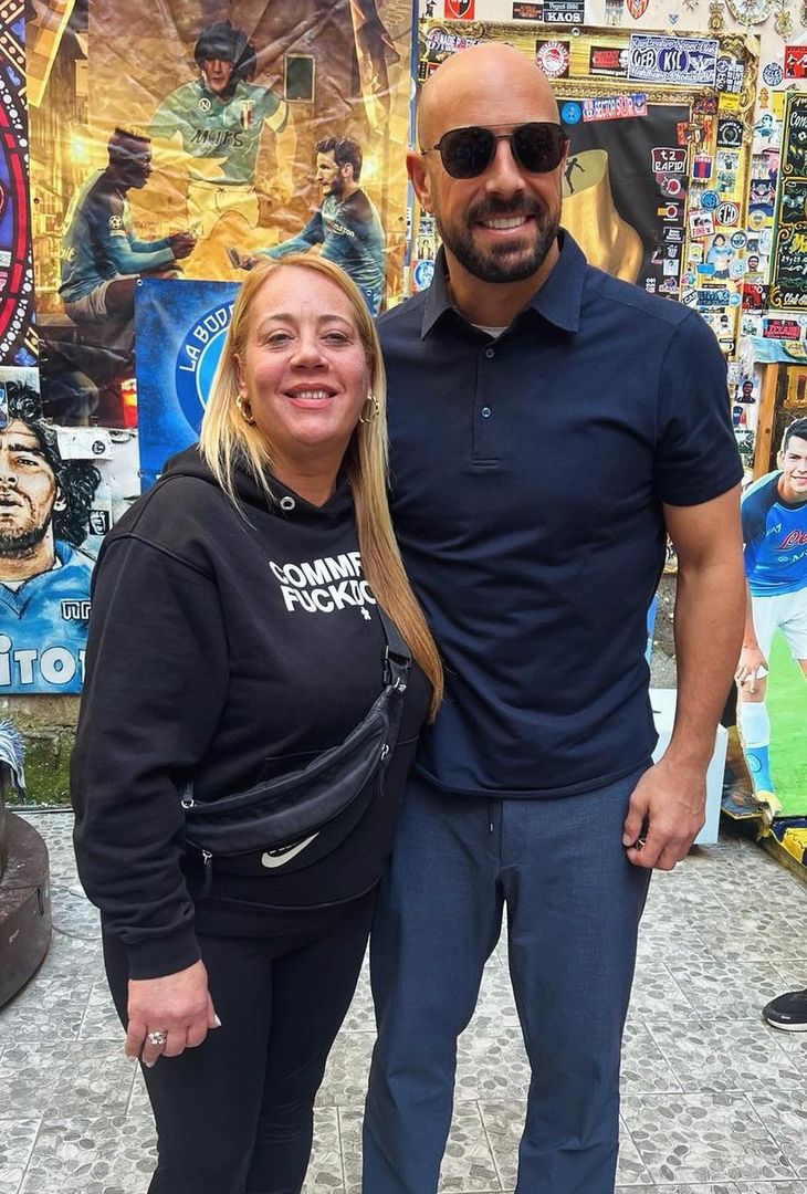 L'ex portiere azzurro è tornato in città, approfittando della sosta della Liga