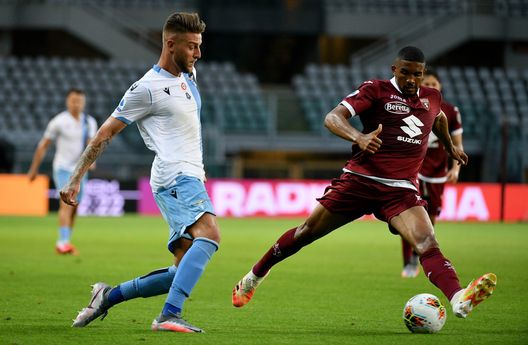 TURIN, ITALY - JUNE 30: Sergej Milinkovic Savic of SS Lazio compete for the ball with Gleison Bremer of Torino FC during the Serie A match between Torino FC and SS Lazio at Stadio Olimpico di Torino on June 30, 2020 in Turin, Italy. (Photo by Marco Rosi - SS Lazio/Getty Images) TURIN, ITALY - JUNE 30: Sergej Milinkovic Savic of SS Lazio compete for the ball with Gleison Bremer of Torino FC during the Serie A match between Torino FC and SS Lazio at Stadio Olimpico di Torino on June 30, 2020 in Turin, Italy. (Photo by Marco Rosi - SS Lazio/Getty Images)