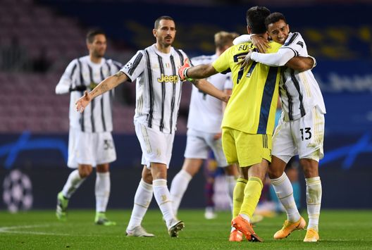 I calciatori della Juventus esultano dopo il successo al Camp Nou lo scorso 8 Dicembre I calciatori della Juventus esultano dopo il successo al Camp Nou lo scorso 8 Dicembre