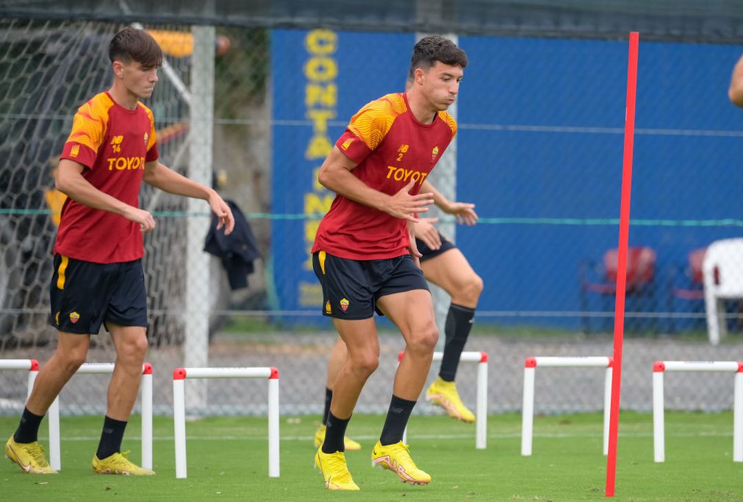 La Roma torna ad allenarsi a Trigoria dopo il match con il Betis – FOTO GALLERY - immagine 4